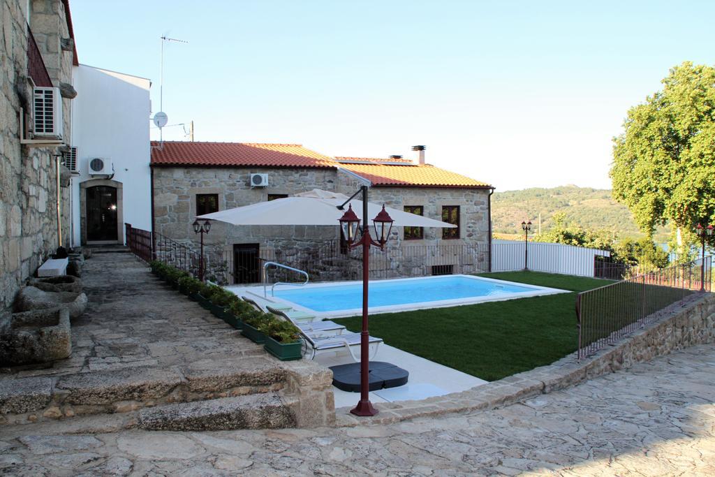 לינה וארוחת בוקר טרנקוזו Solar Dos Almeidas - Turismo De Habitacao מראה חיצוני תמונה